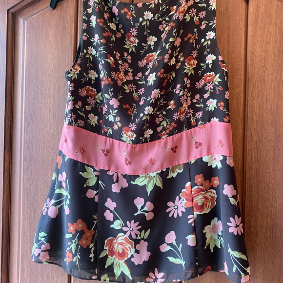 Ann Taylor Loft sleeveless top - Picture 2 of 5